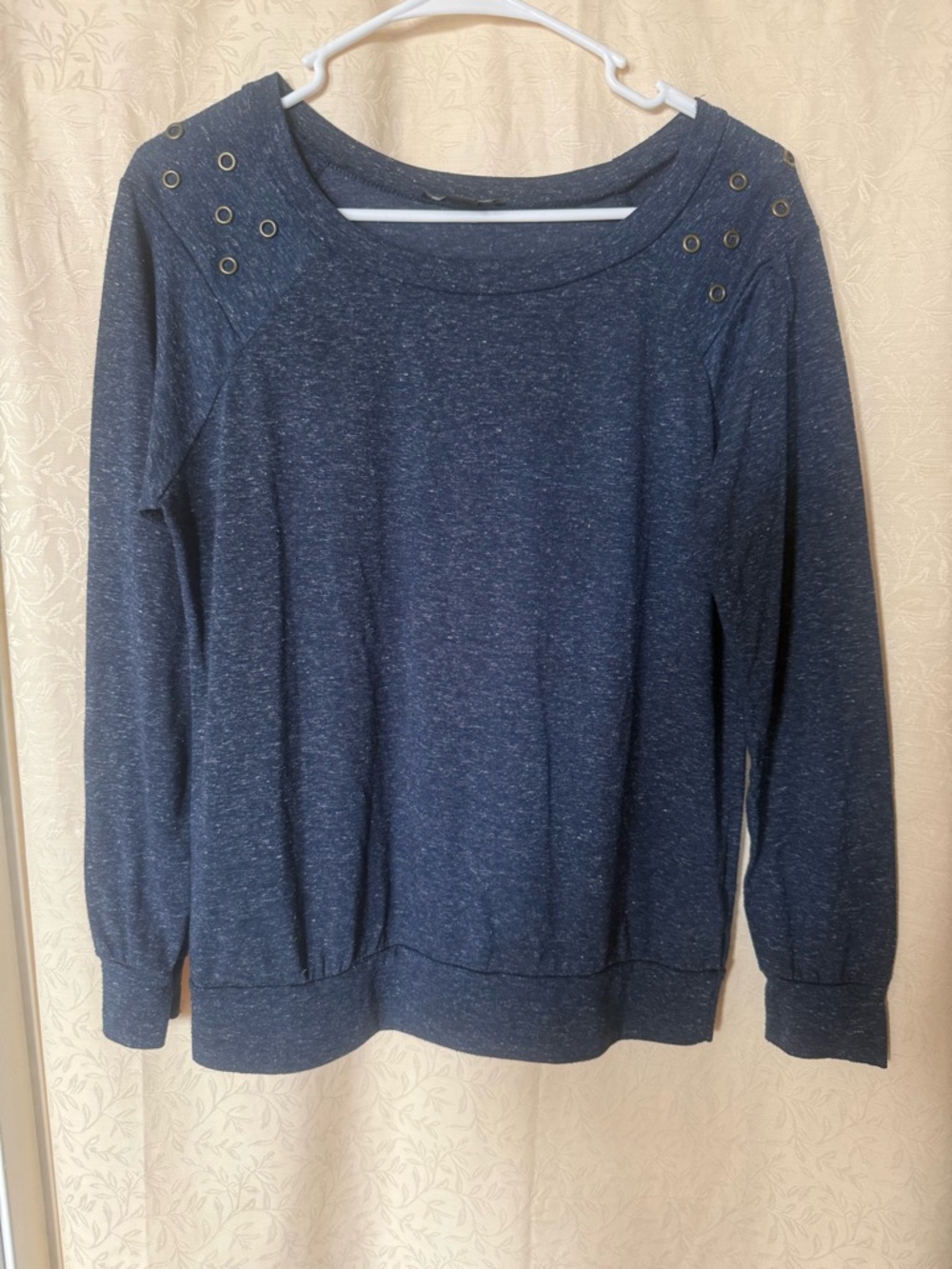 Forever Twenty One Sweater, Women’s size Medium Blue Lightweight Sweater